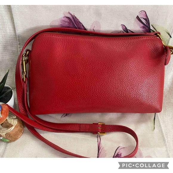‼️Flash SALE‼️Burberry Leather Crossbody Bag - Picture 2 of 7